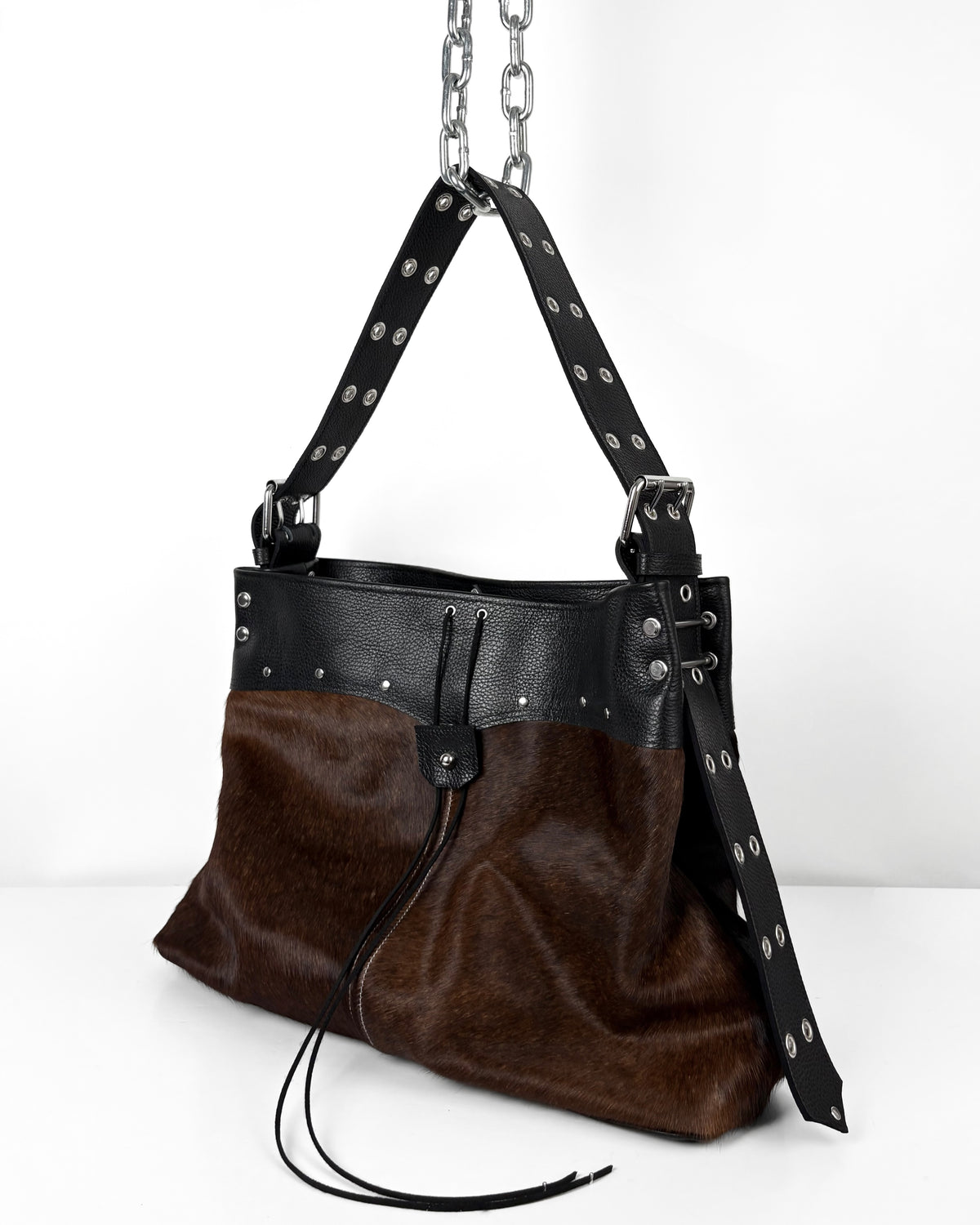 0.75 MEDIUM BROWN COWHIDE TRAVELLER