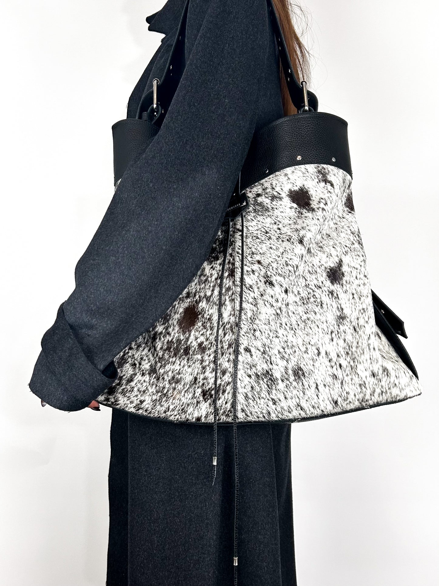 COWHIDE TRAVELLER