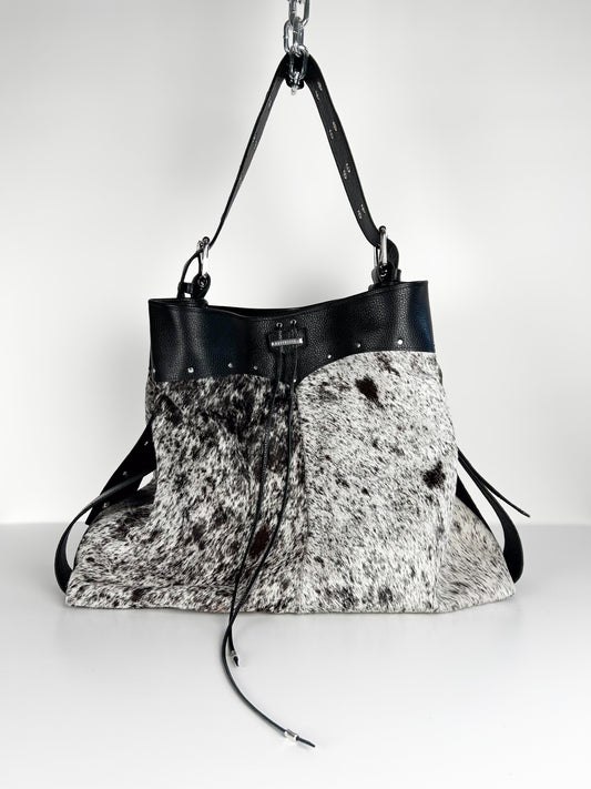 COWHIDE TRAVELLER
