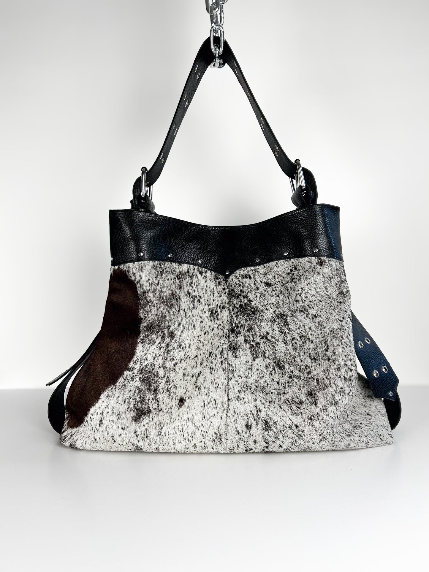COWHIDE TRAVELLER