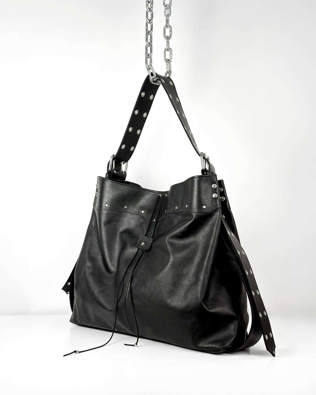 LARGE BLACK TRAVELLER