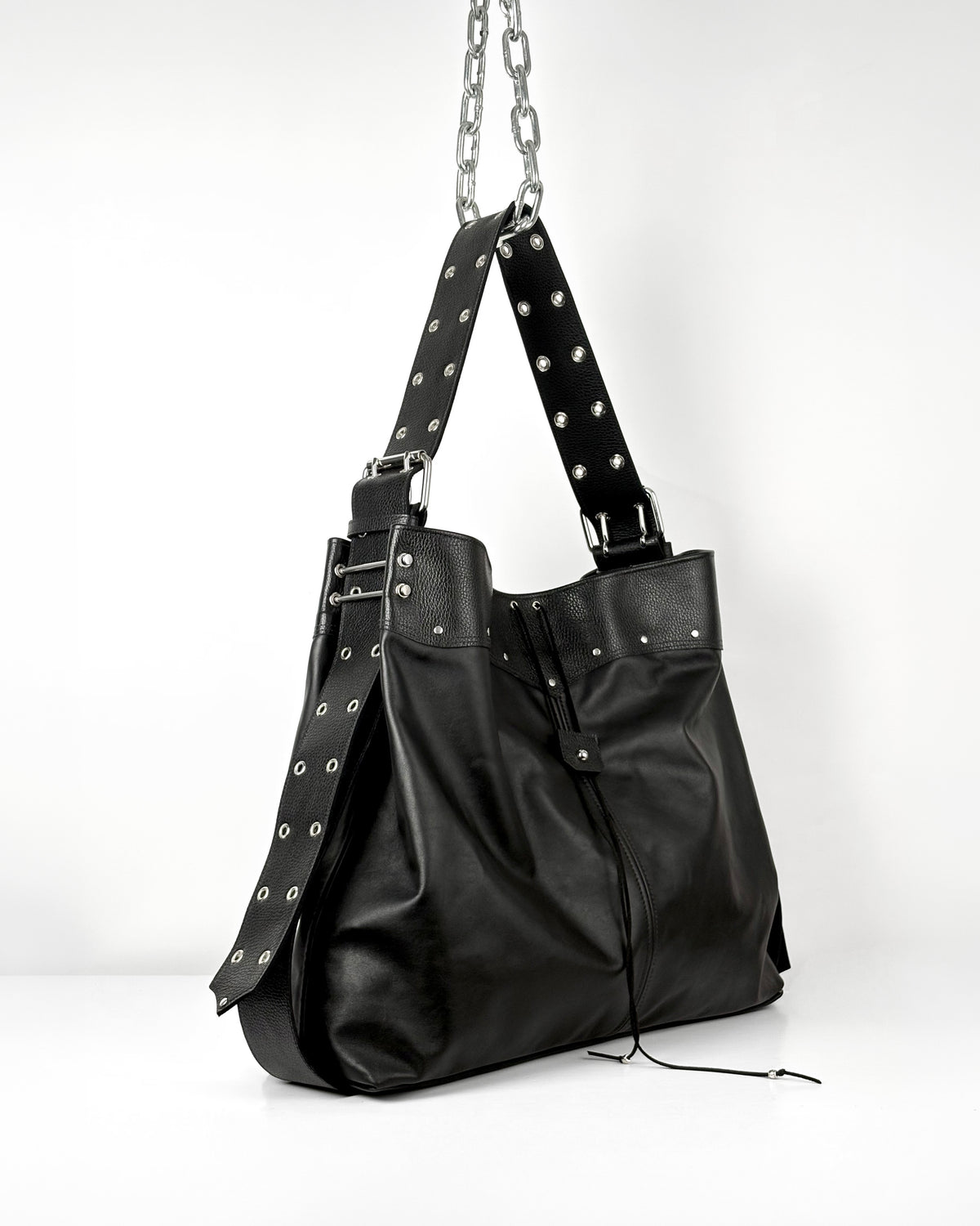 LARGE BLACK TRAVELLER
